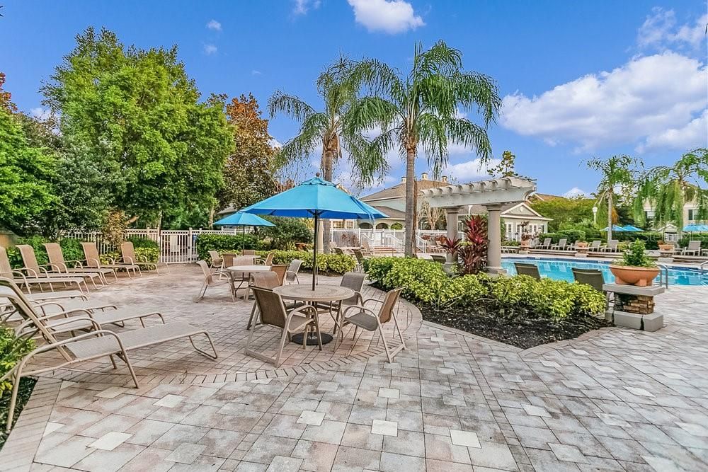 合同活跃: $250,000 (2 贝兹, 2 浴室, 1107 平方英尺)