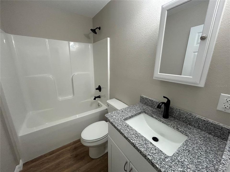 For Rent: $1,650 (2 beds, 1 baths, 1164 Square Feet)