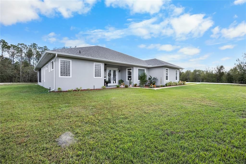 For Sale: $689,500 (3 beds, 2 baths, 2559 Square Feet)