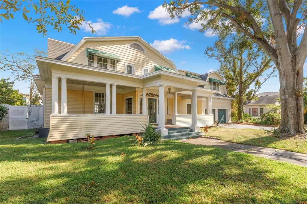 For Sale: $2,800,000 (4 beds, 3 baths, 4729 Square Feet)