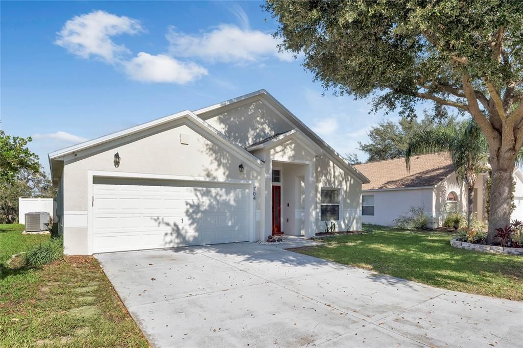 For Sale: $330,000 (3 beds, 2 baths, 1902 Square Feet)