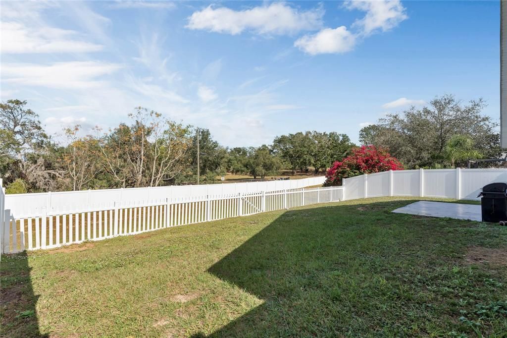 For Sale: $330,000 (3 beds, 2 baths, 1902 Square Feet)