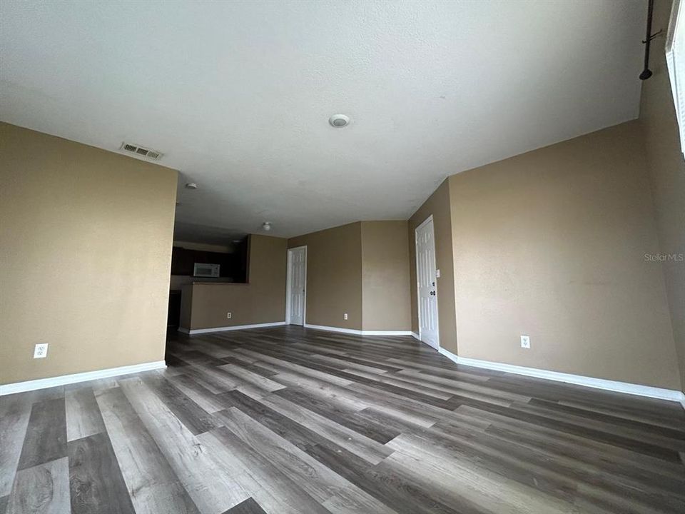 For Rent: $1,900 (3 beds, 2 baths, 1235 Square Feet)