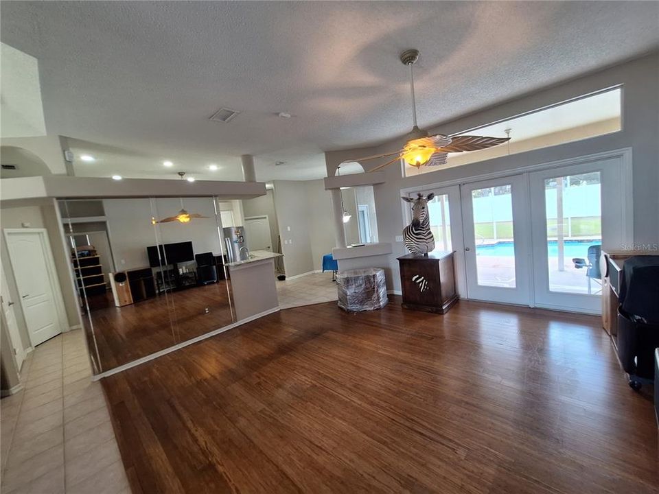 Giant Great Room w/ Wood Laminate Floors & 10ft Ceilings