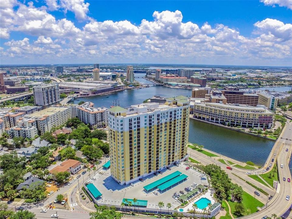 For Sale: $860,000 (2 beds, 2 baths, 1453 Square Feet)