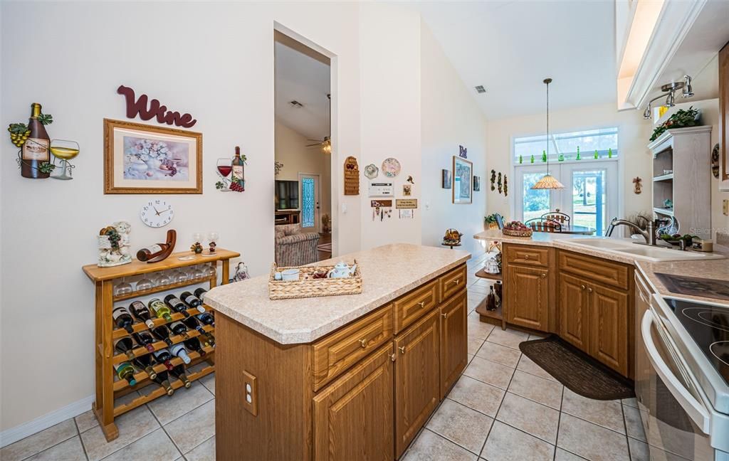 For Sale: $359,900 (2 beds, 2 baths, 1642 Square Feet)