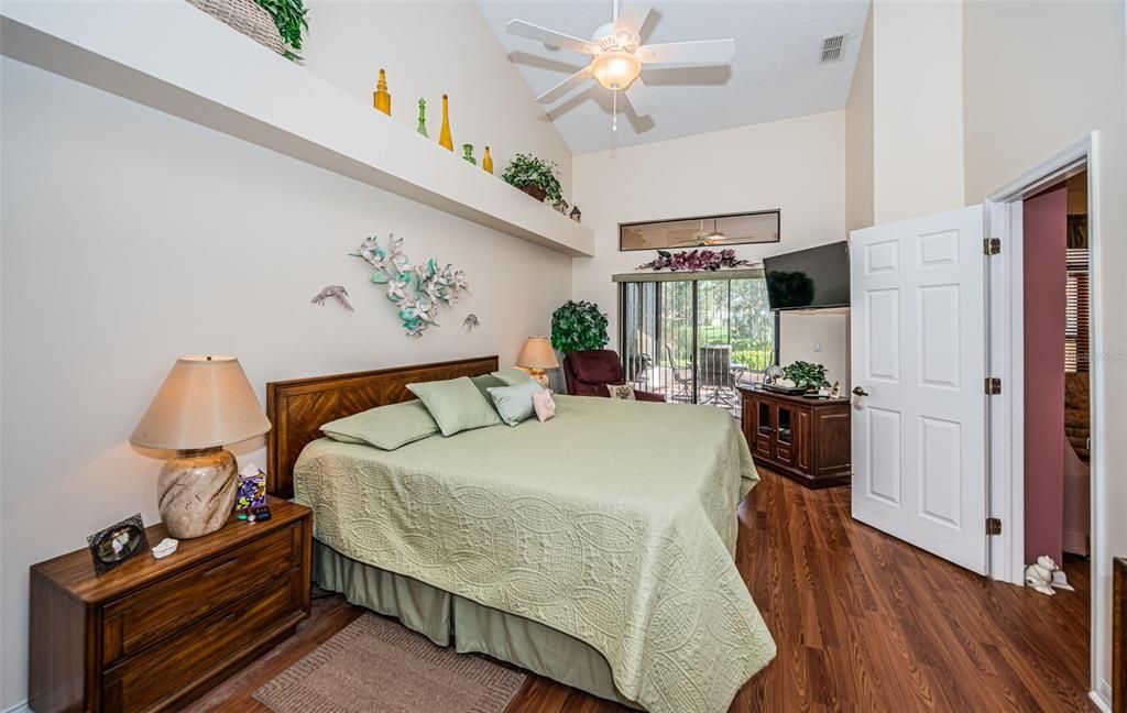 For Sale: $359,900 (2 beds, 2 baths, 1642 Square Feet)