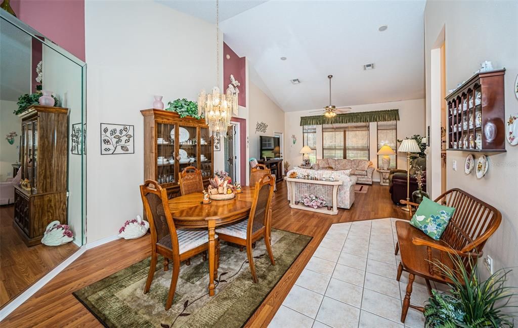 For Sale: $359,900 (2 beds, 2 baths, 1642 Square Feet)