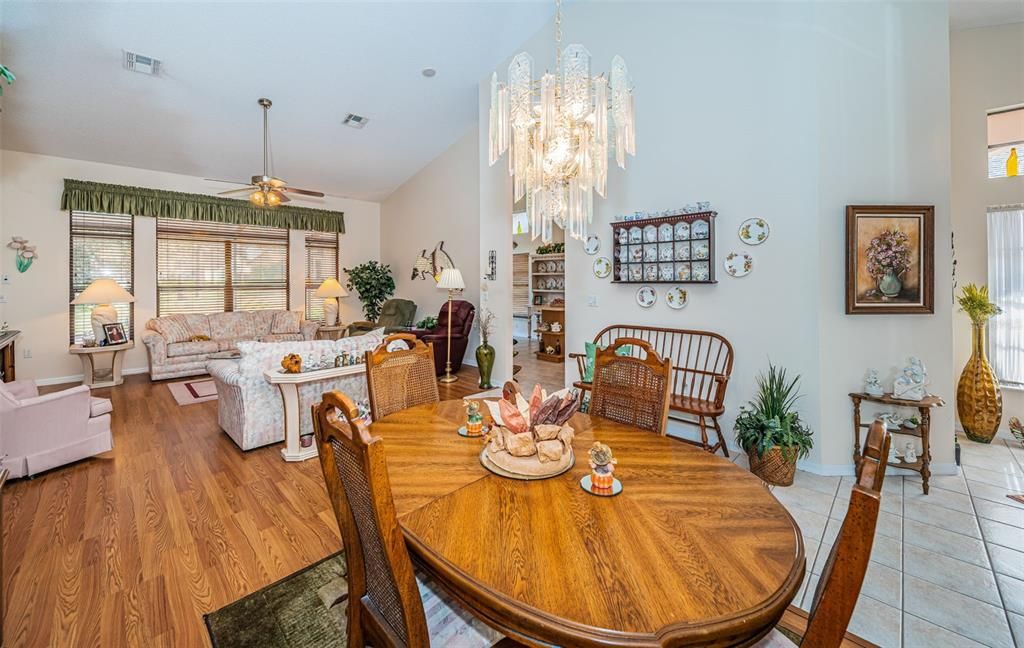 For Sale: $359,900 (2 beds, 2 baths, 1642 Square Feet)