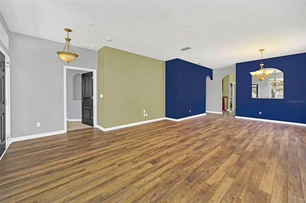 Large Family Room/Dining Room