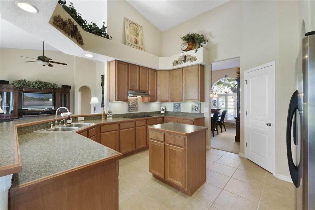 Large Kitchen with built in oven