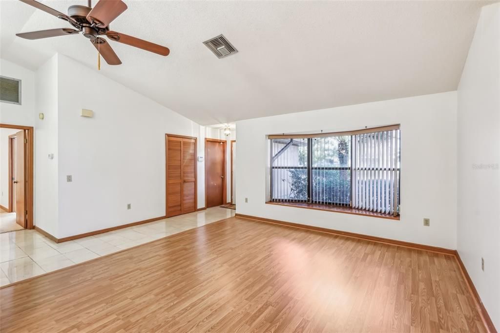 For Sale: $342,500 (3 beds, 2 baths, 1774 Square Feet)