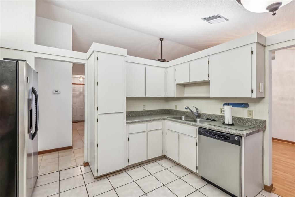 For Sale: $342,500 (3 beds, 2 baths, 1774 Square Feet)