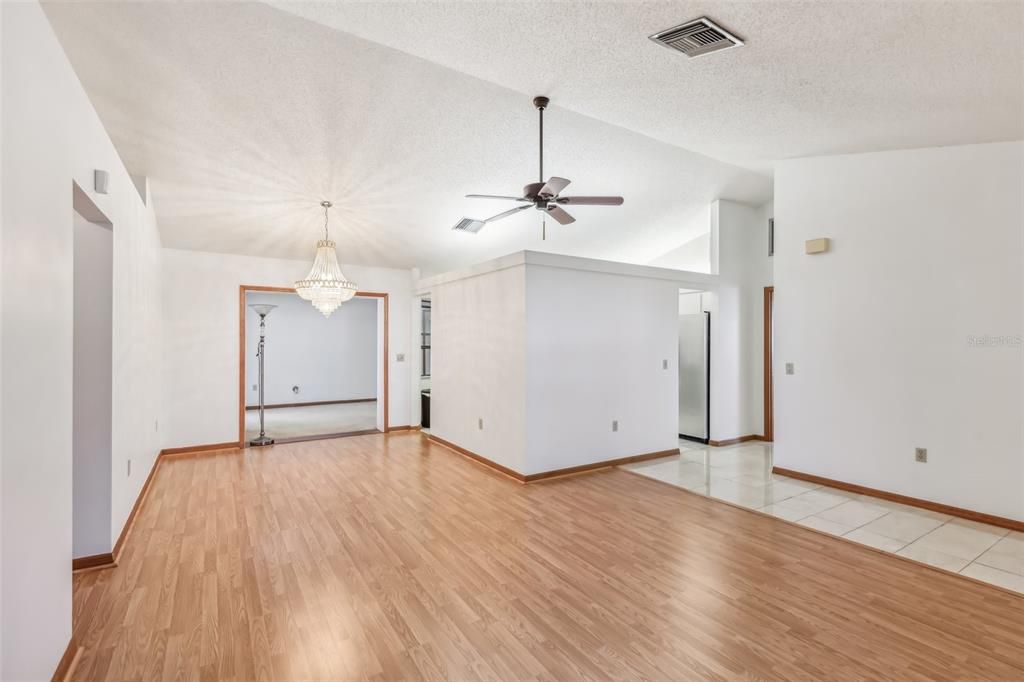 For Sale: $342,500 (3 beds, 2 baths, 1774 Square Feet)