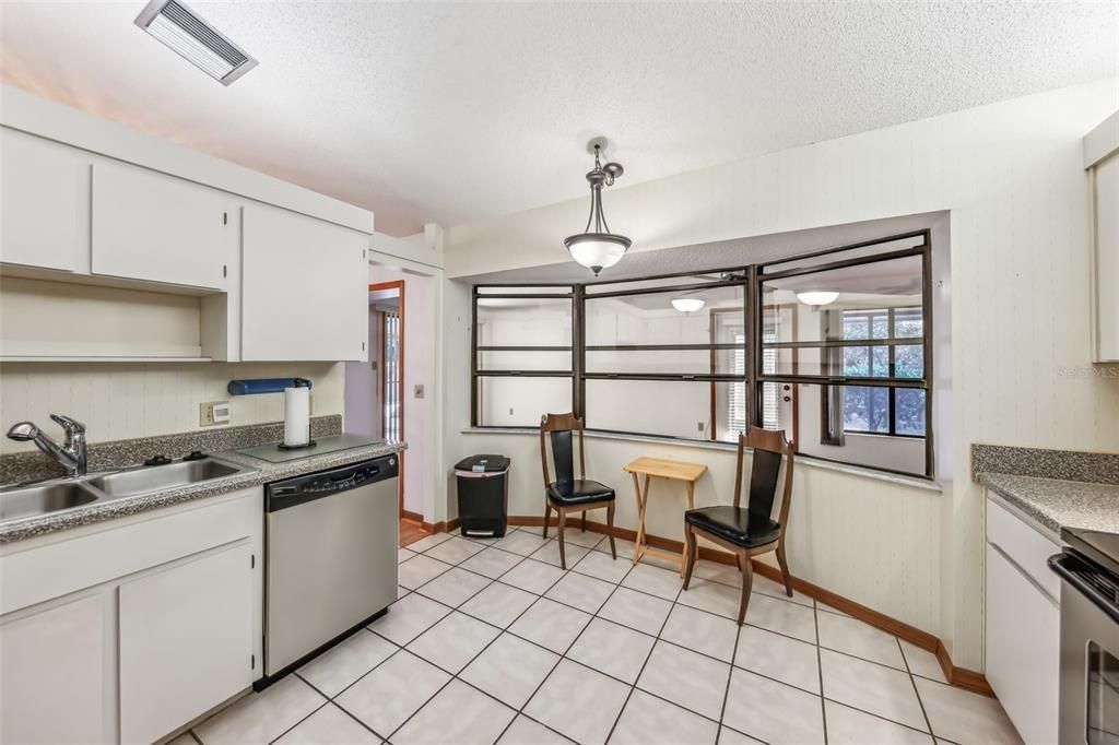 For Sale: $342,500 (3 beds, 2 baths, 1774 Square Feet)