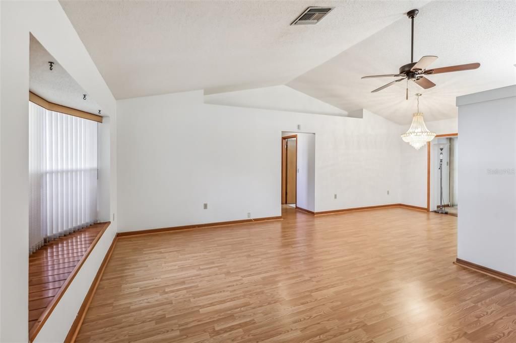 For Sale: $342,500 (3 beds, 2 baths, 1774 Square Feet)