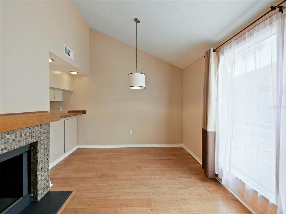 For Sale: $235,000 (2 beds, 2 baths, 1120 Square Feet)