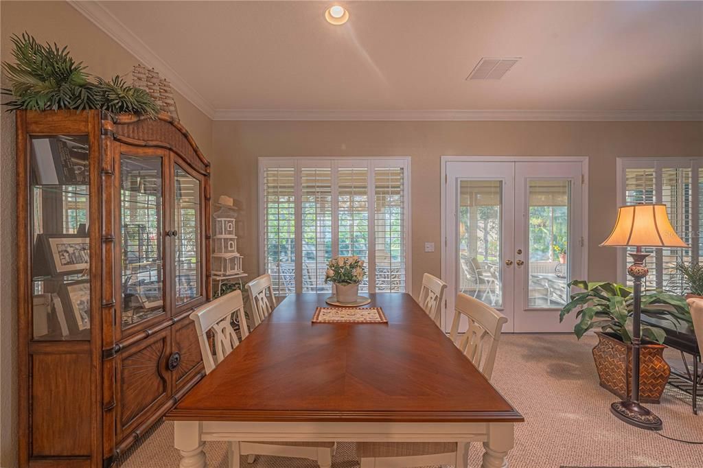 FORMAL DINING AREA