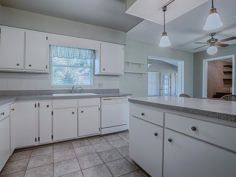 For Sale: $314,900 (3 beds, 2 baths, 1442 Square Feet)