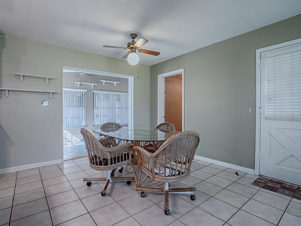 For Sale: $314,900 (3 beds, 2 baths, 1442 Square Feet)