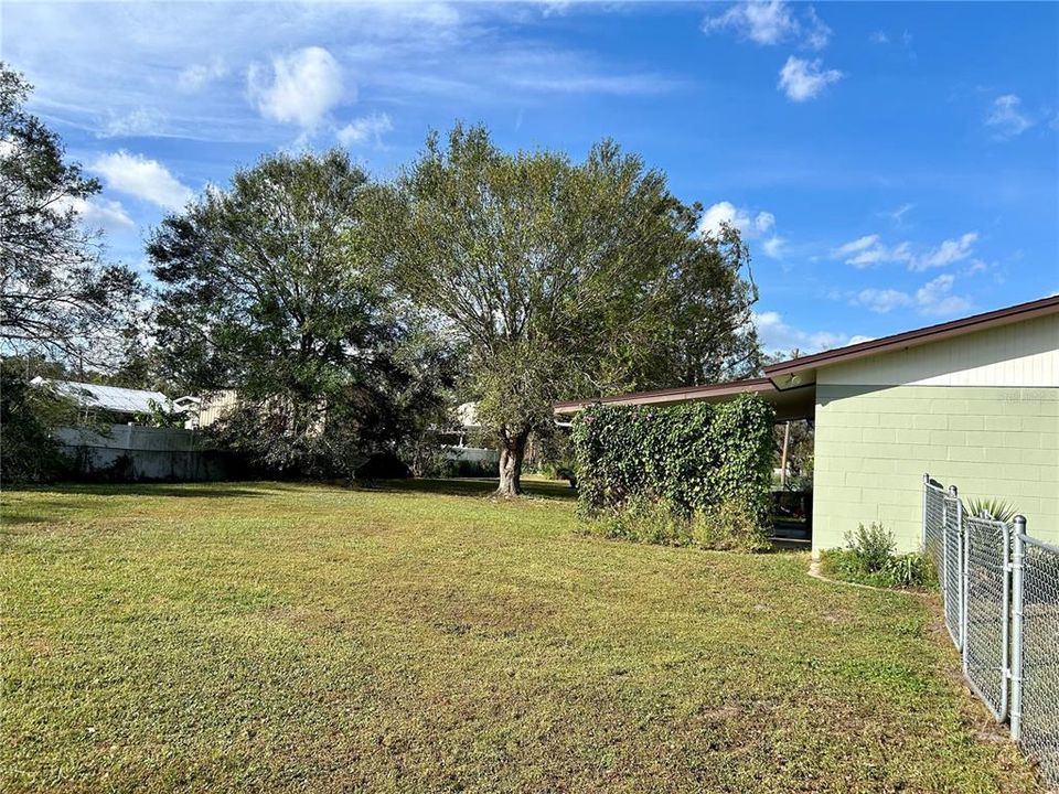 For Sale: $275,000 (3 beds, 2 baths, 1602 Square Feet)