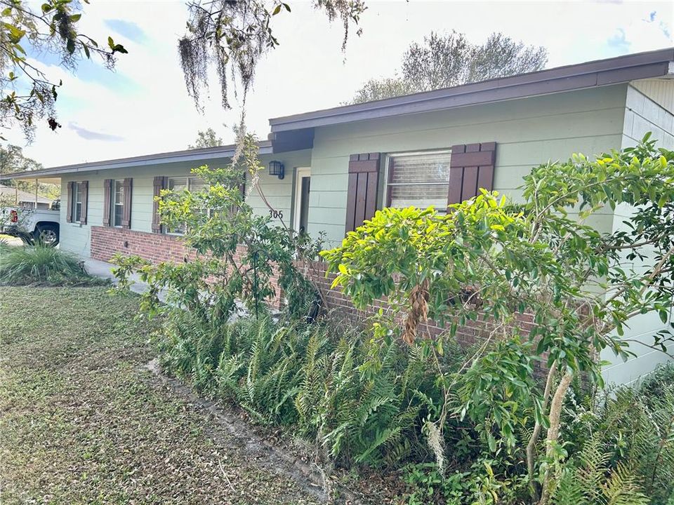 For Sale: $275,000 (3 beds, 2 baths, 1602 Square Feet)