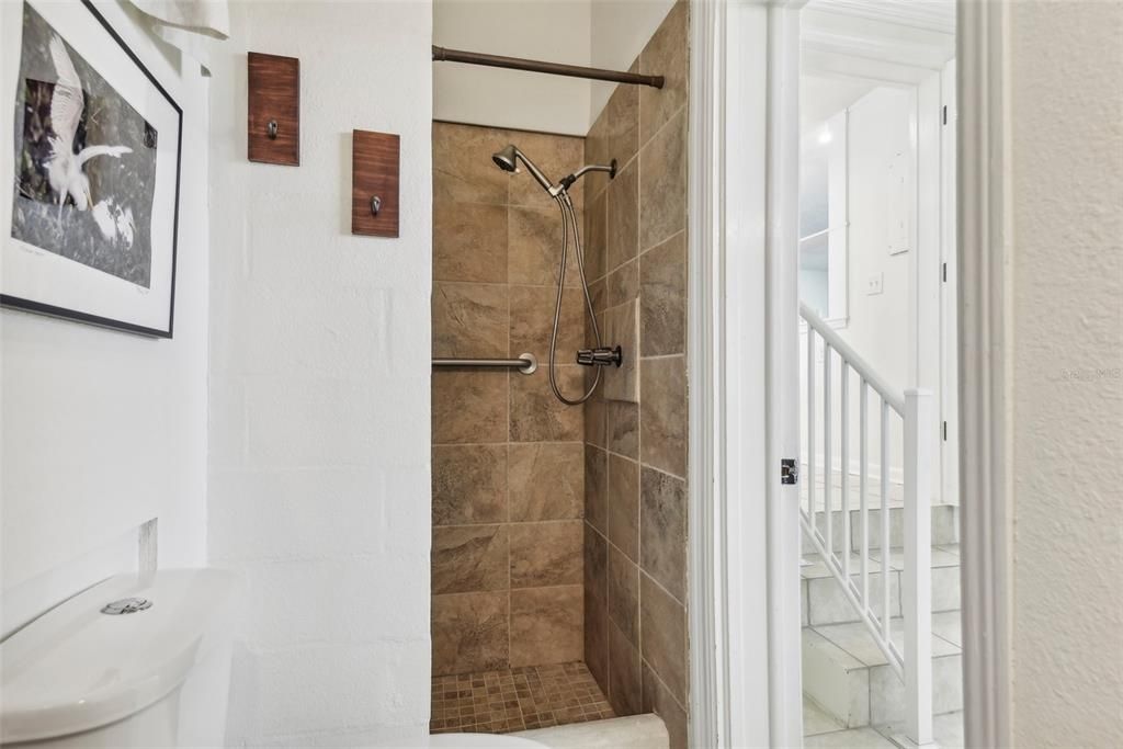 SECOND MASTER BATH