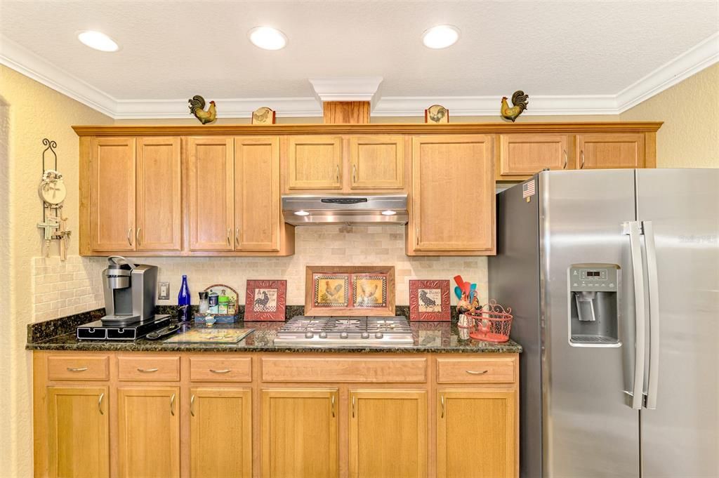 Stainless appliances, Gas stove top!