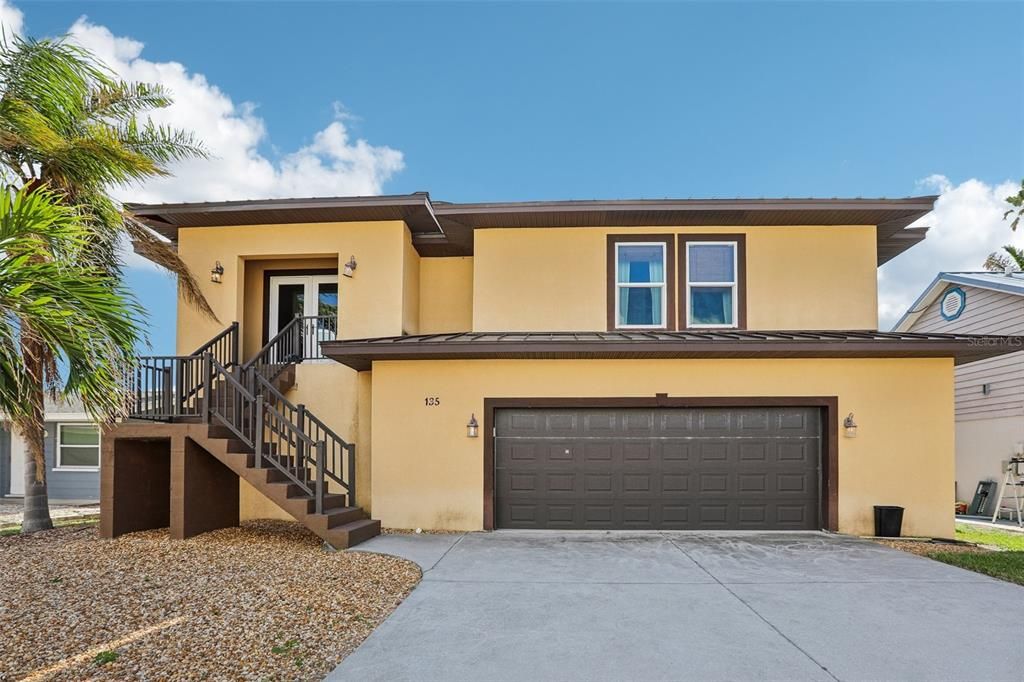 For Sale: $794,900 (3 beds, 2 baths, 1574 Square Feet)