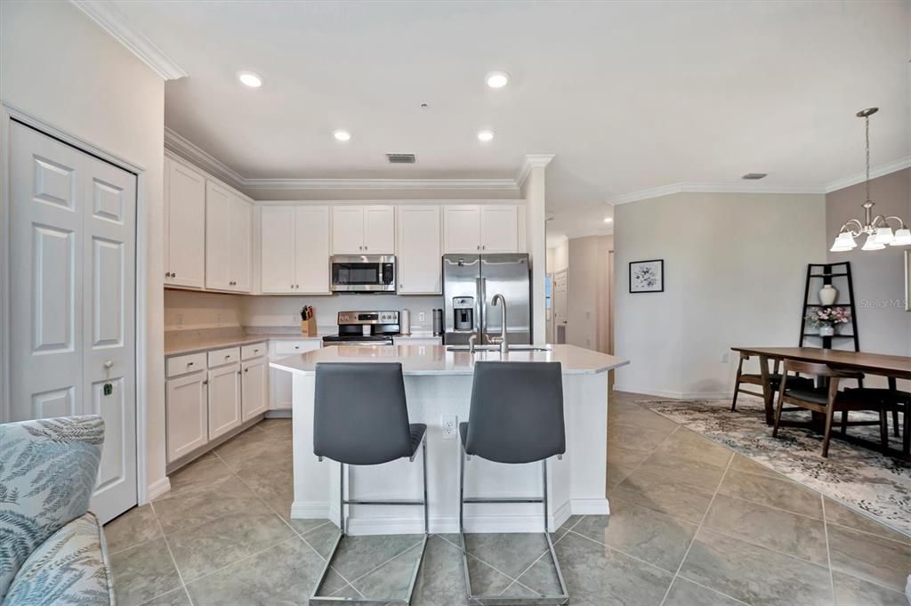 For Sale: $389,900 (3 beds, 2 baths, 1286 Square Feet)