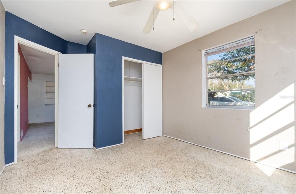 For Sale: $240,000 (2 beds, 1 baths, 1016 Square Feet)