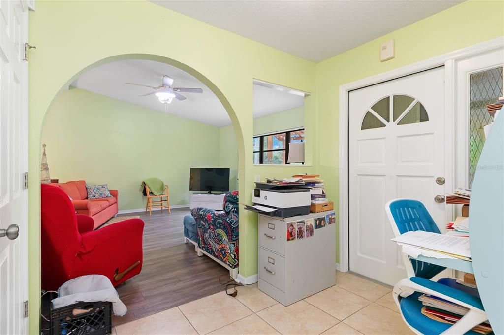 For Sale: $359,500 (2 beds, 2 baths, 1337 Square Feet)