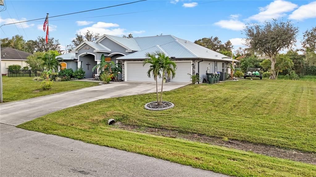 For Sale: $625,000 (3 beds, 2 baths, 2176 Square Feet)