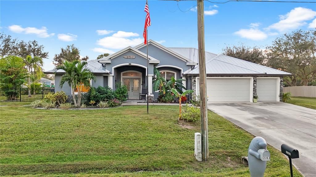 For Sale: $625,000 (3 beds, 2 baths, 2176 Square Feet)