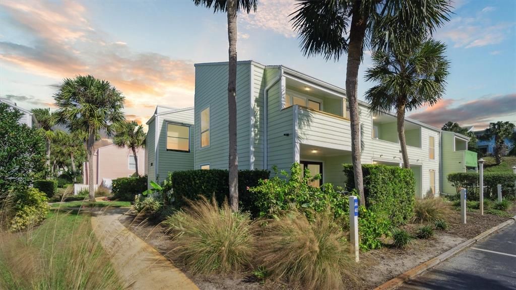 Recently Sold: $395,000 (2 beds, 2 baths, 1004 Square Feet)