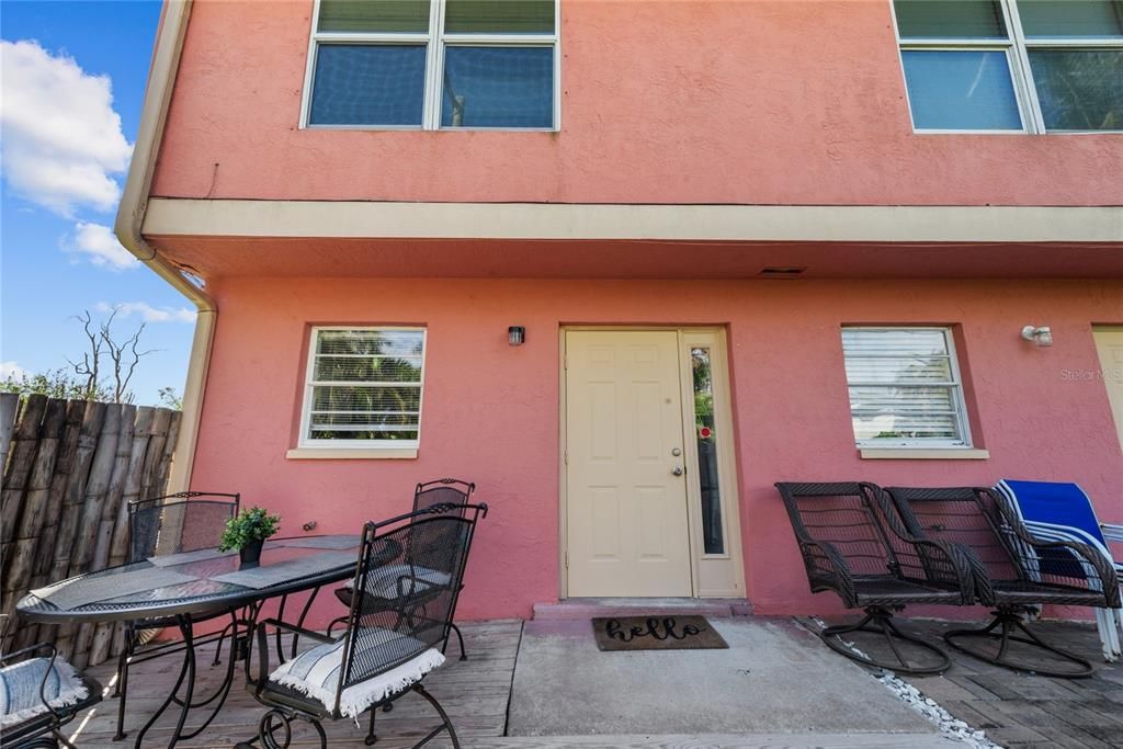 For Sale: $189,000 (2 beds, 1 baths, 868 Square Feet)