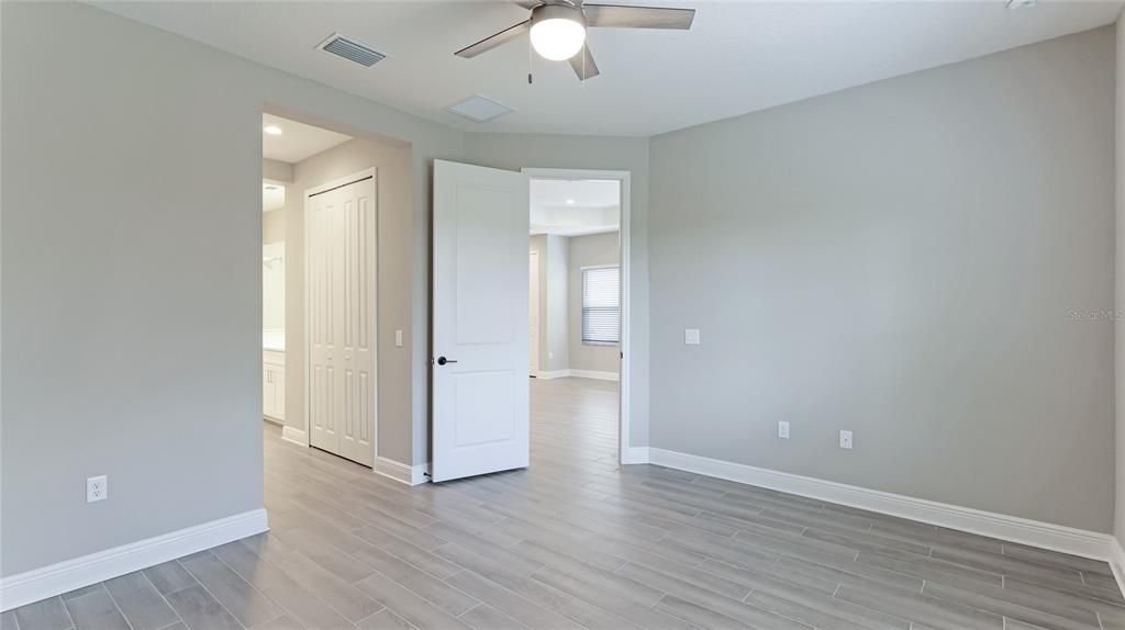 For Sale: $374,500 (2 beds, 2 baths, 1439 Square Feet)