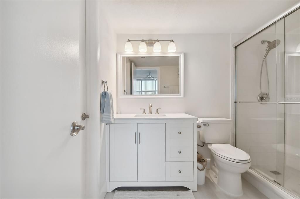 For Sale: $319,000 (1 beds, 1 baths, 940 Square Feet)