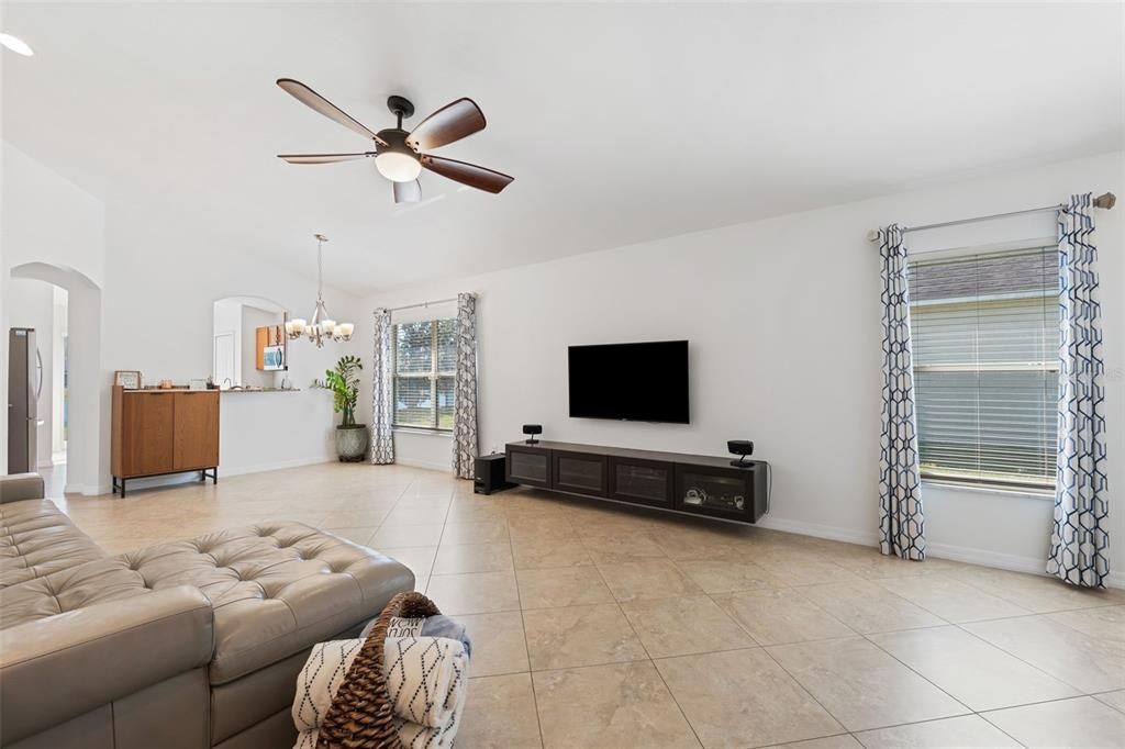 Active With Contract: $319,000 (4 beds, 2 baths, 1484 Square Feet)