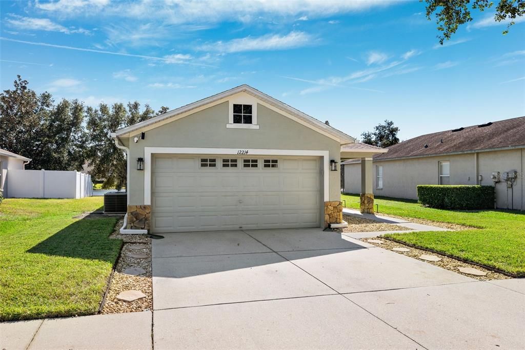 Active With Contract: $319,000 (4 beds, 2 baths, 1484 Square Feet)