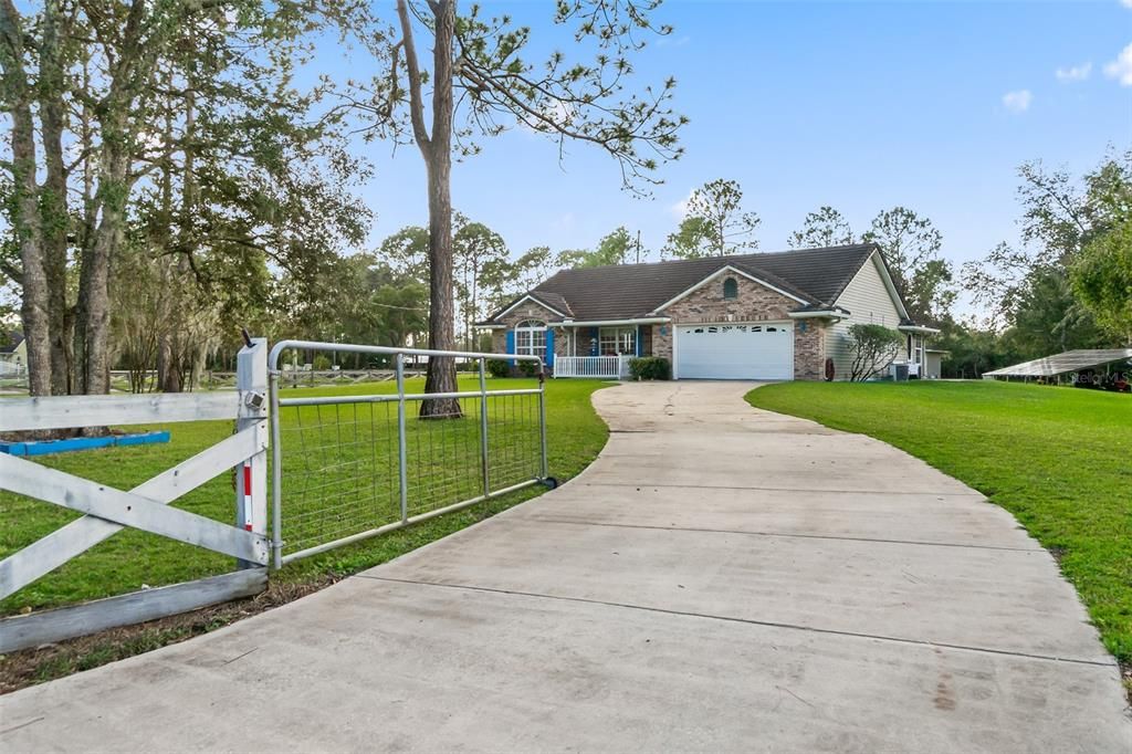 For Sale: $496,200 (3 beds, 2 baths, 1587 Square Feet)