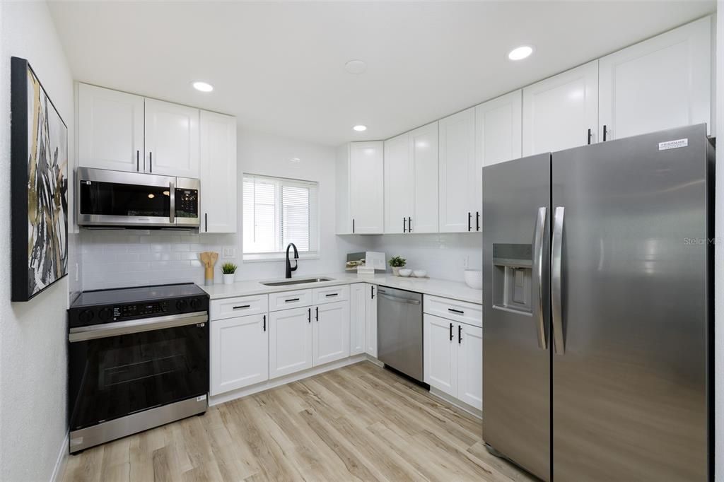 Beautifully renovated kitchen!