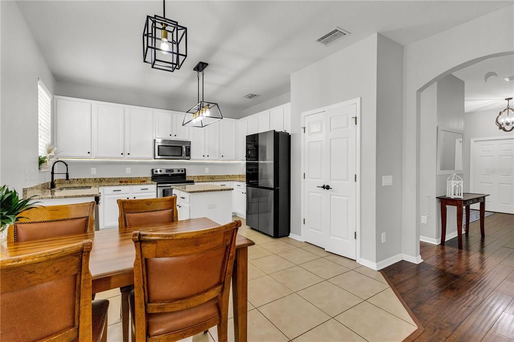 For Sale: $447,000 (4 beds, 2 baths, 2289 Square Feet)