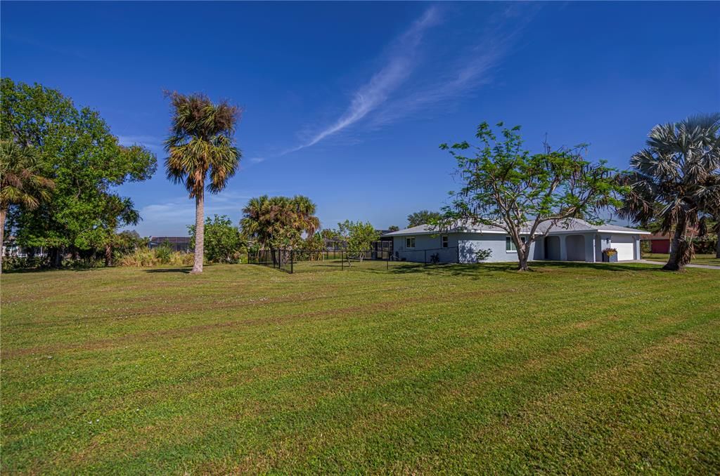 For Sale: $400,000 (3 beds, 2 baths, 1785 Square Feet)