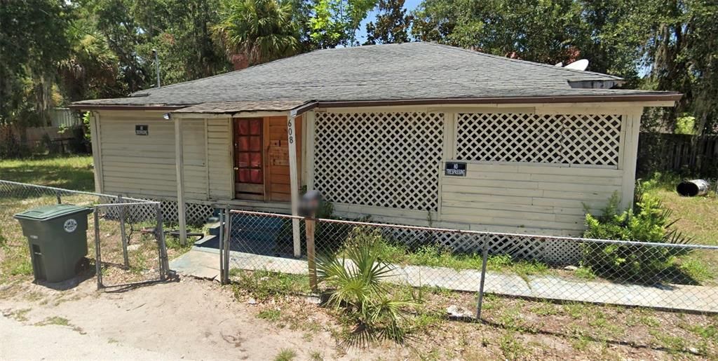 For Sale: $99,900 (3 beds, 1 baths, 978 Square Feet)