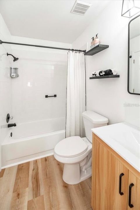 2nd Bathroom