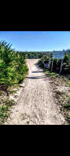 Deeded access to the beach