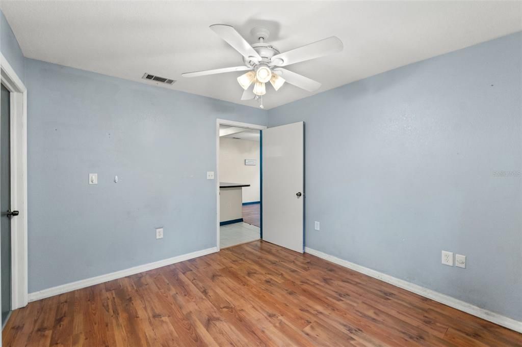 For Sale: $134,000 (2 beds, 1 baths, 768 Square Feet)