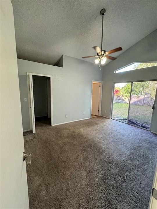 For Rent: $2,100 (3 beds, 2 baths, 1112 Square Feet)