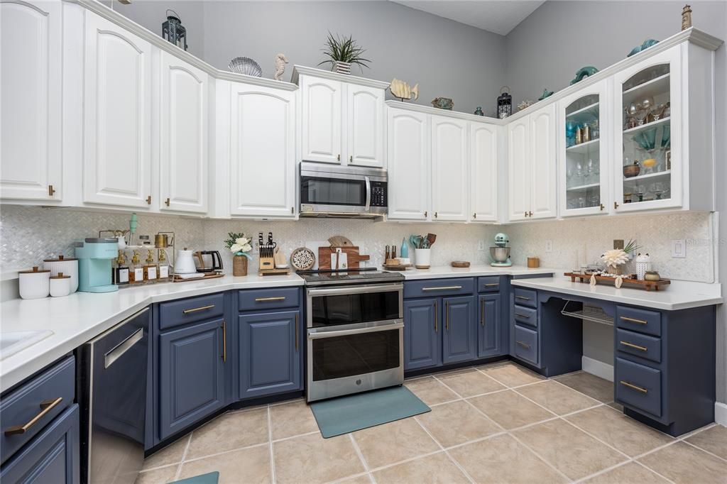 Stunning Kitchen with Mother of Pearl backsplash